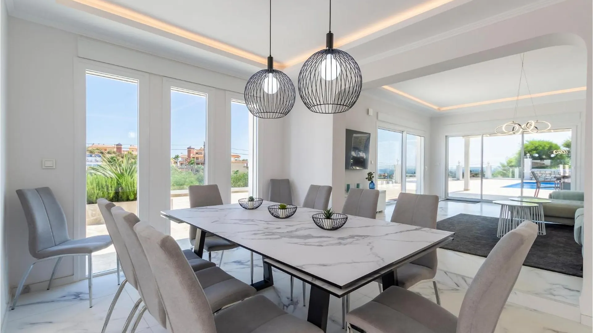 7 Bedroom Beautiful Home In Las Lagunas De Mijas Fuengirola