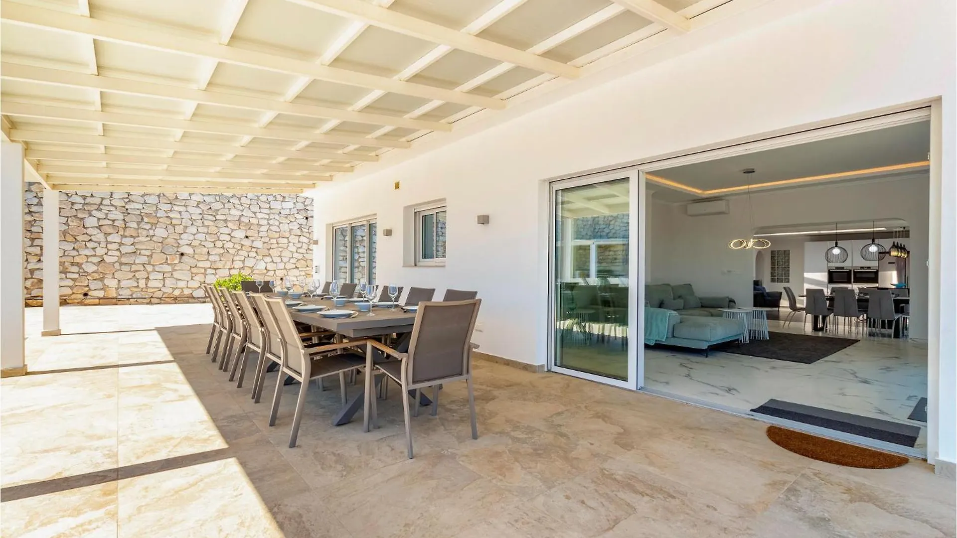 7 Bedroom Beautiful Home In Las Lagunas De Mijas Fuengirola