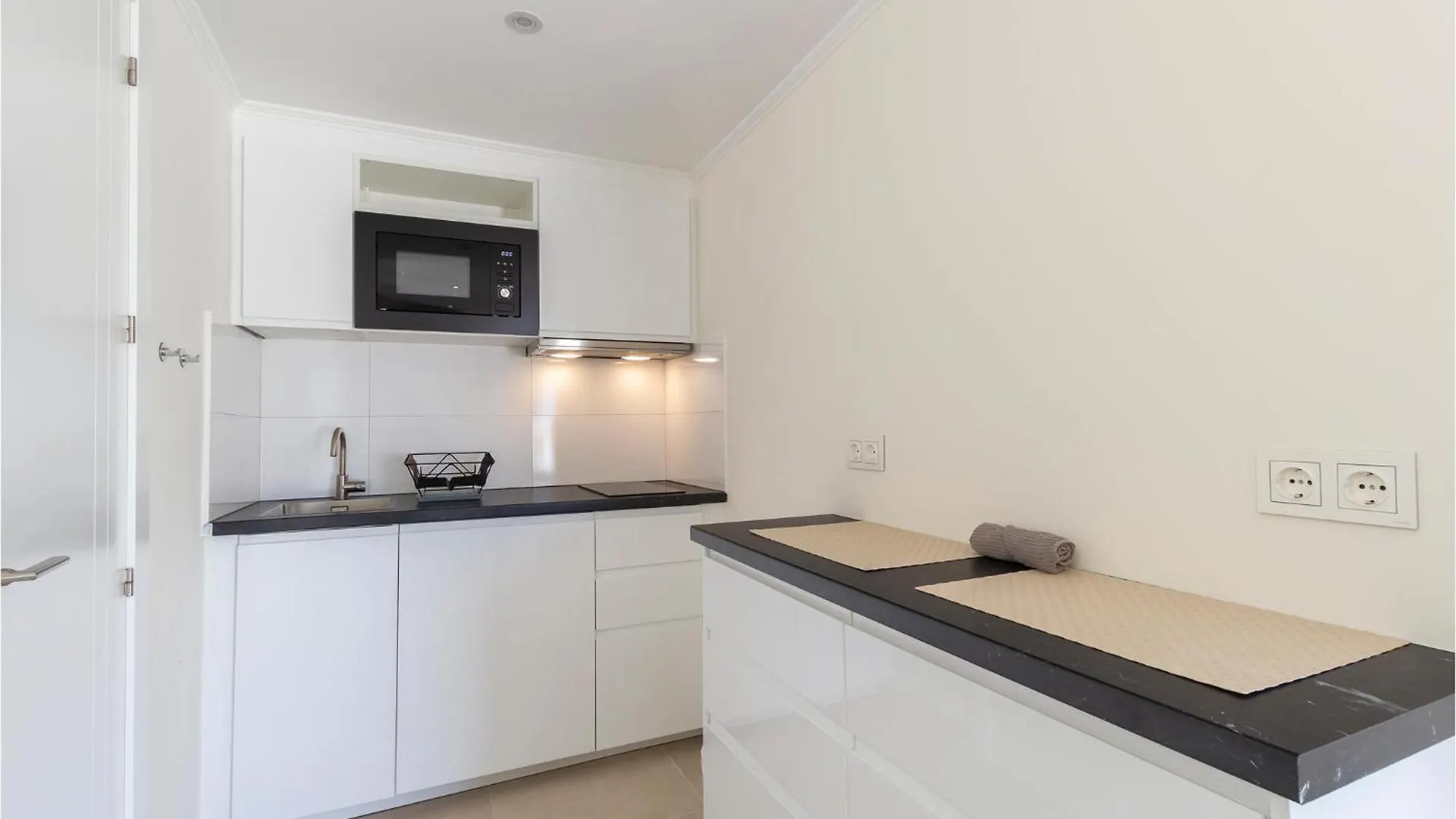 7 Bedroom Beautiful Home In Las Lagunas De Mijas Fuengirola