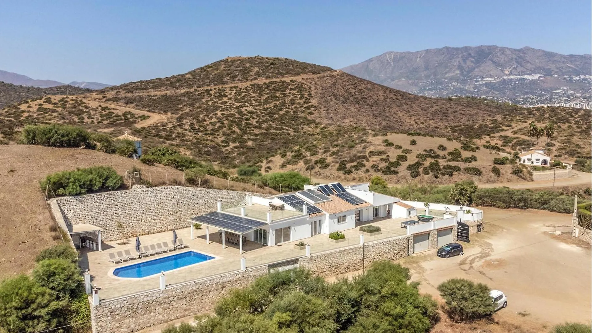 7 Bedroom Beautiful Home In Las Lagunas De Mijas Fuengirola