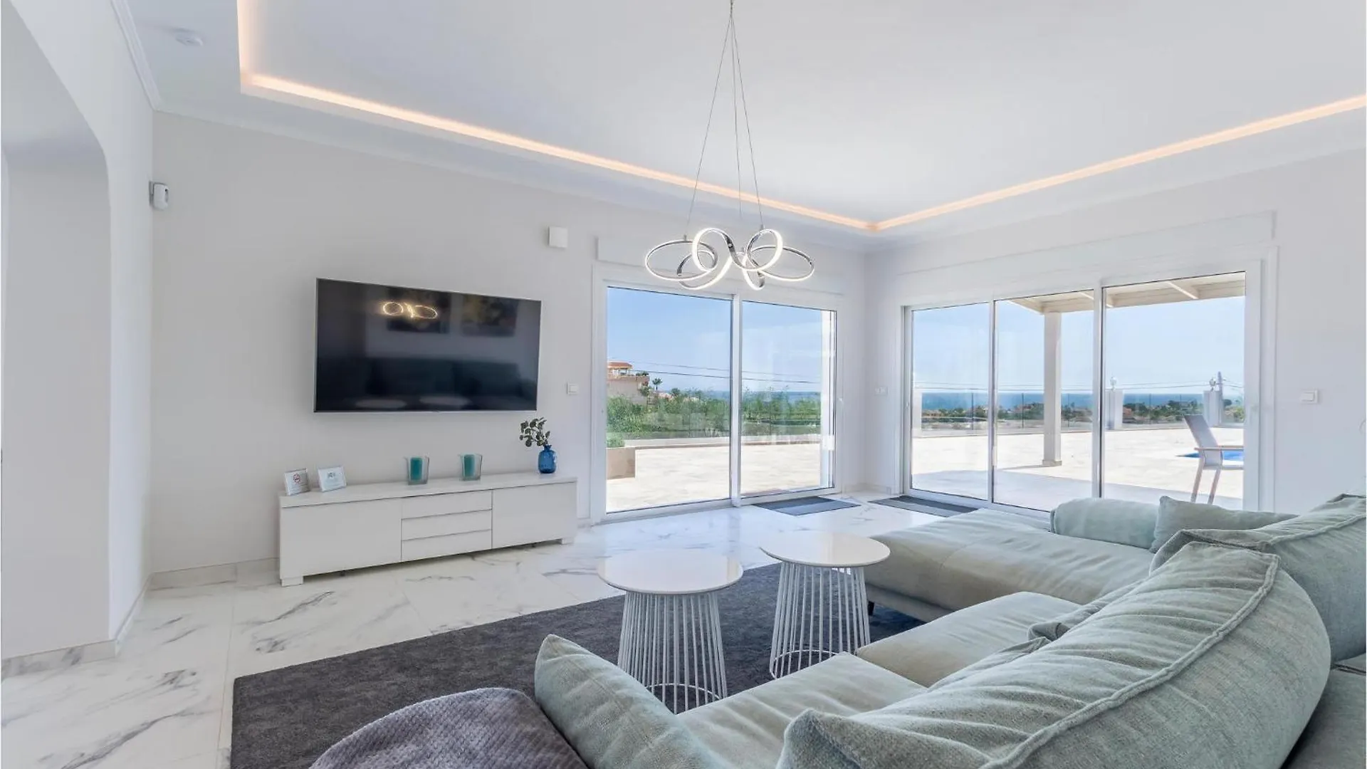 7 Bedroom Beautiful Home In Las Lagunas De Mijas Fuengirola Španělsko