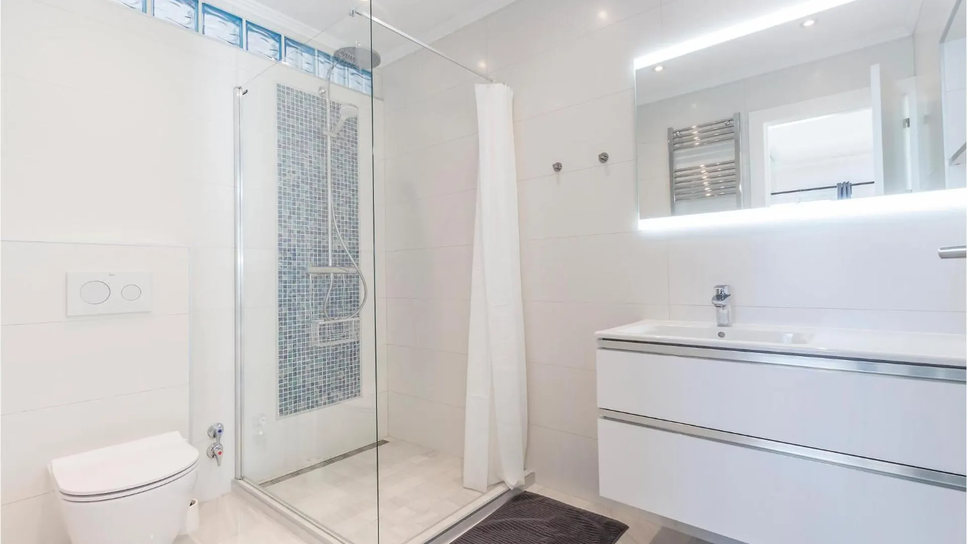 7 Bedroom Beautiful Home In Las Lagunas De Mijas Fuengirola