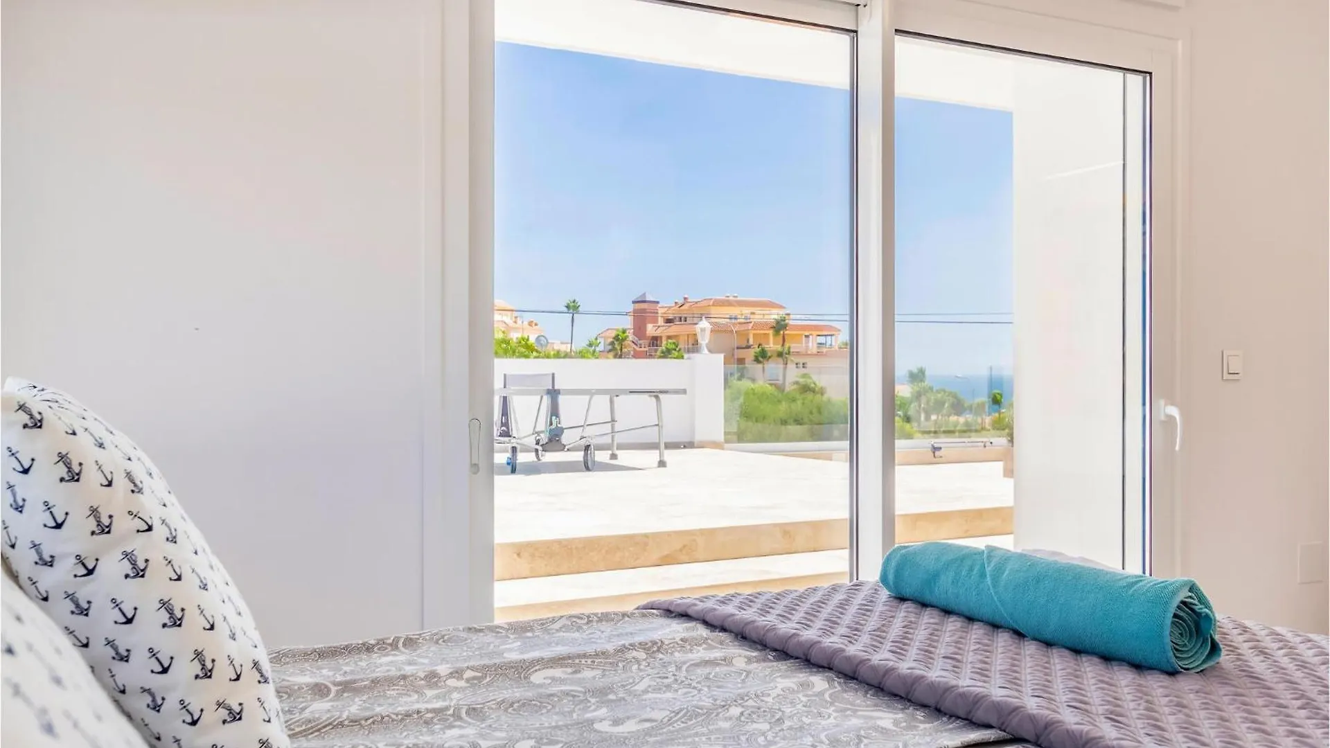 7 Bedroom Beautiful Home In Las Lagunas De Mijas Fuengirola 0*,  Španělsko