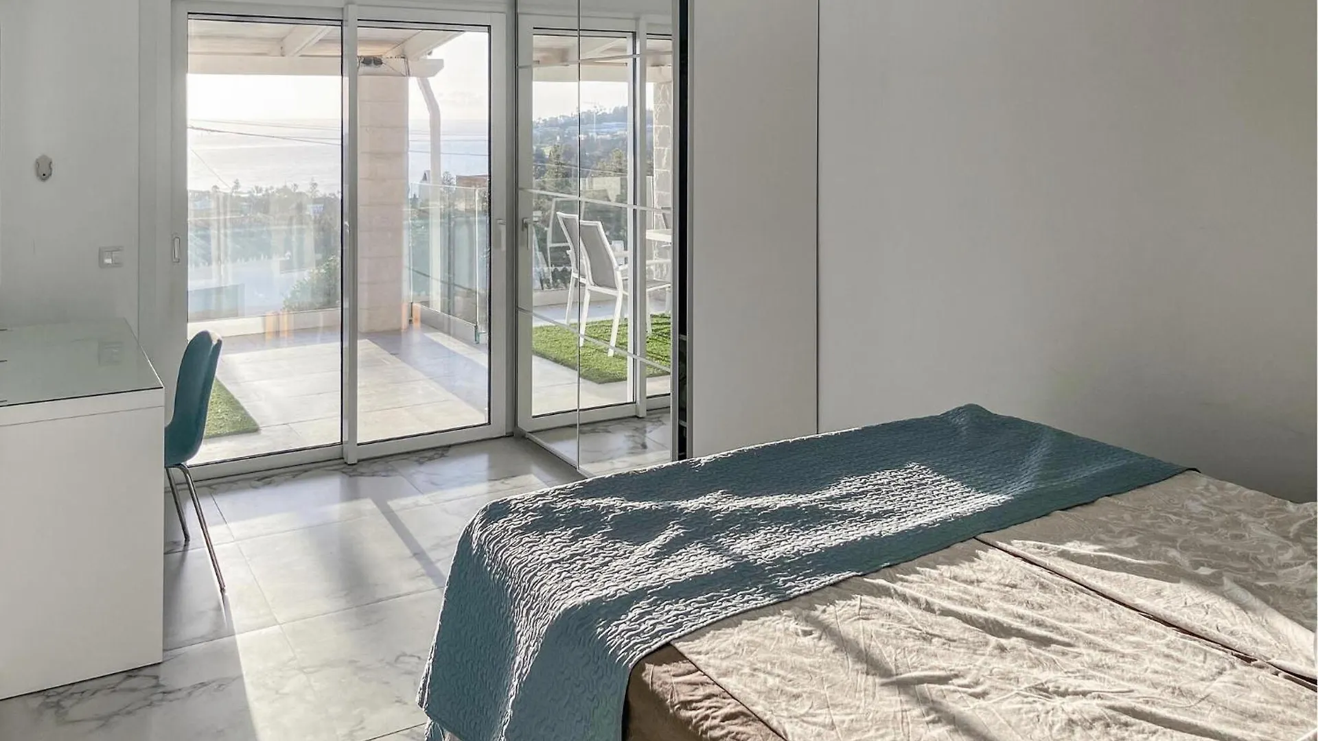 Prázdninový dům 7 Bedroom Beautiful Home In Las Lagunas De Mijas Fuengirola