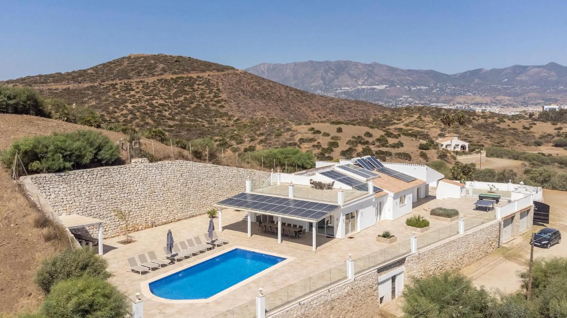 7 Bedroom Beautiful Home In Las Lagunas De Mijas Fuengirola